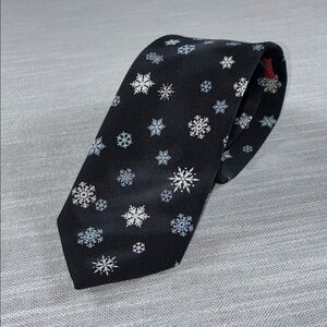 Hallmark Yule Tie Greetings Navy Snowflake Mens Necktie EUC